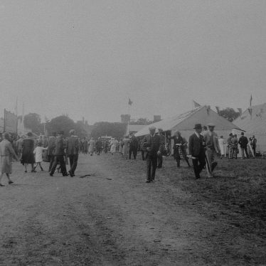 Photograph of the Royal Show in Castle Park, Warwick, 1931. | Warwickshire County Record Office reference PH 1035/C6016. Photographer:  Miss N Slater.  Copy by W.C.Allan.