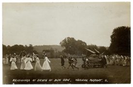 'Rejoicings at the death of the Dun Cow.' Warwick Pageant, 1906. | Warwickshire County Record Office reference CR 2409/8/10.