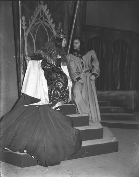 Production of Richard III at the Memorial Theatre, Stratford upon Avon, 27th March 1953. Marius Goring as Richard and Harry Andrews as Buckingham. | Warwickshire County Record Office reference PH(N)600/1953/1/1