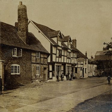 Then and Now: The Millwright Arms, Warwick