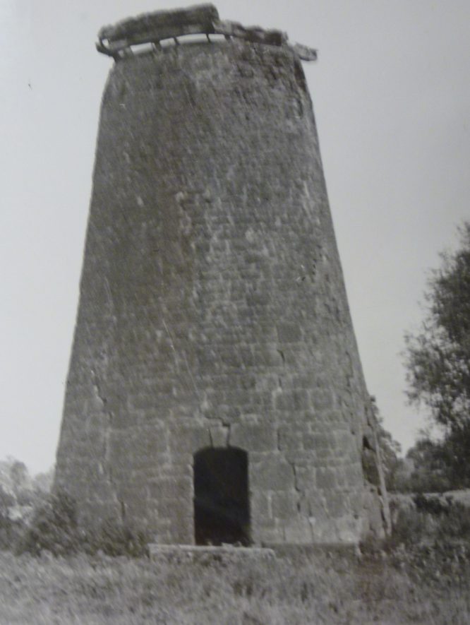 Quinton Tower Windmill captured on 1st Sept 1935 by F M Underhill | Warwickshire County Record Office reference PH1035/A3420