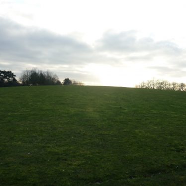 Photo of Poss windmill mound, N of Cryfield Ho (Warwick Uni): looking south | Image courtesy of William Arnold, February 2020
