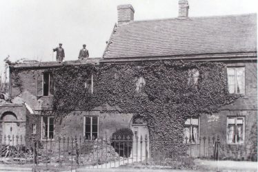 Photos of Billiard Hall and old Cottages in Nuneaton: Then and Now