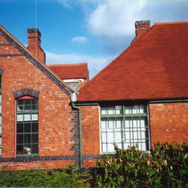 Vicarage Church Infants' School, 2002, south side. Formerly a double classroom divided by a sliding screen. | Image courtesy of Dennis Hodgetts