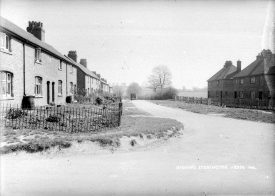 View of houses in Bishops Itchington | Photographer Victor W Long. Warwickshire County Record Office, Victor W Long/ John F Hughes Collection, reference PH(N) 888/71