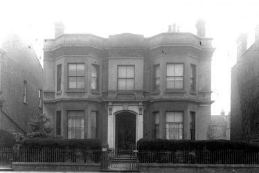 Leamington Spa.  Leam Terrace