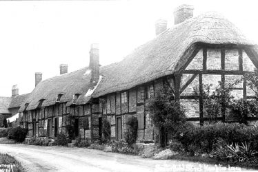 Hampton Lucy.  Snitterfield Street
