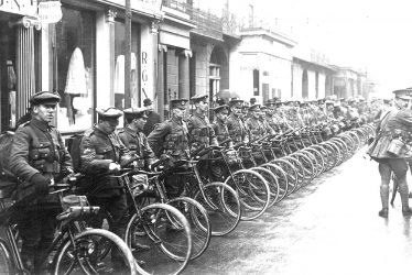 Leamington Spa.  Parade, Gloucester Cycle Regiment