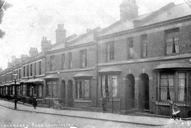 Leamington Spa.  Strathearn Road