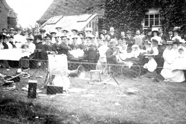 Haselor.  Alcester Chapel Fete at Manor Farm