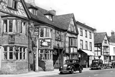 Henley in Arden.  High Street