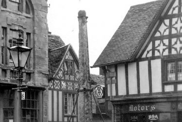 Henley in Arden.  Old Market Cross