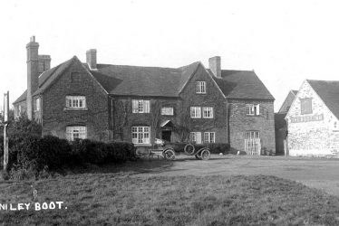 Honiley.  Boot Inn