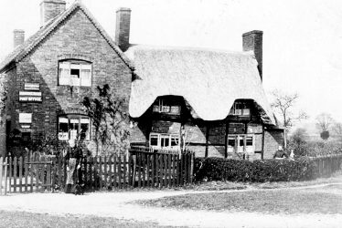 Hunningham.  Post Office