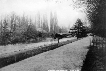 Leamington Spa.  New River Walk