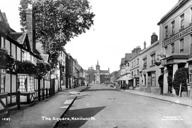 Kenilworth.  Warwick Road