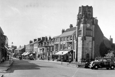 Kenilworth.  Square