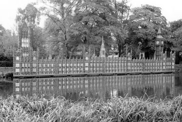 Leamington Spa.  Jephson Gardens