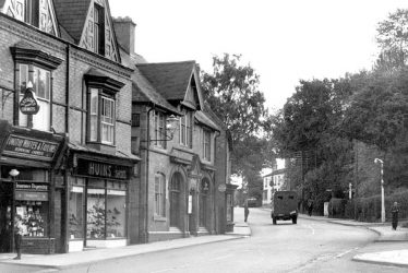 Studley.  Alcester Road