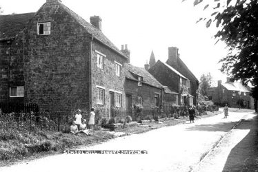Fenny Compton.  School Hill