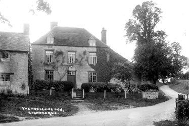Lighthorne.  Antelope Inn and Malthouse