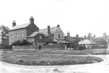 Alveston.  Green