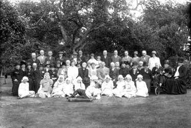 Ilmington.  Group of people