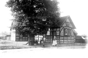 Shottery.  St Andrew's school