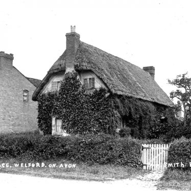 Welford on Avon.  Cottage
