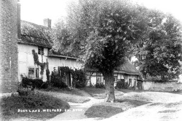 Welford on Avon.  Boat Lane