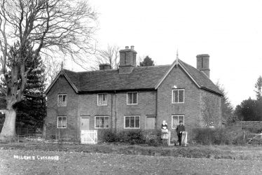 Weston on Avon.  Milcote Cottages