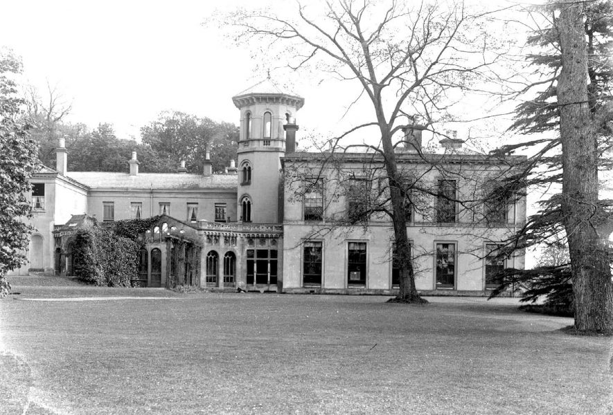 Exterior view of Barrells Hall, Ullenhall.  1900s |  IMAGE LOCATION: (Warwickshire County Record Office)