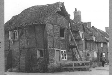 Kenilworth.  Castle Green