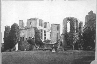 Kenilworth.  Castle