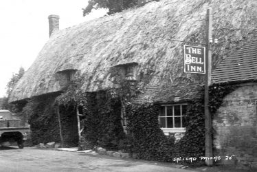 Salford Priors.  Bell Inn