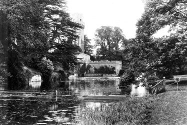 Warwick.  Castle, Caesar's Tower and River Avon