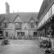 Warwick.  Lord Leycester Hospital, Courtyard