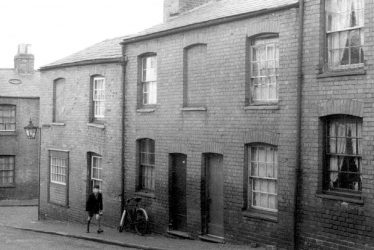Warwick.  Parkes Street