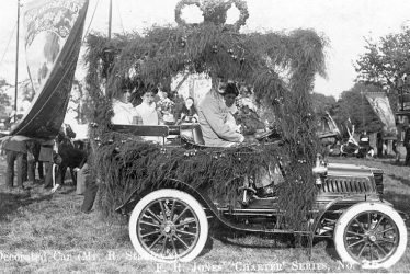 Nuneaton.  Decorated car