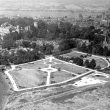 Warwick.  Aerial view of Castle and St Nicholas' Park