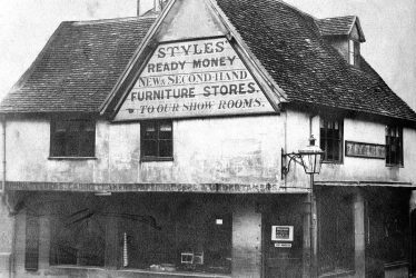 Warwick.  Chapel Street