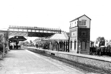 Kenilworth.  Railway Station