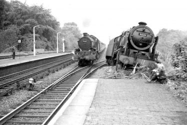 Warwick.  Railway Station, derailed locomotive