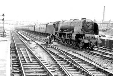 Rugby.  Railway Station, The Mid-Day Scot