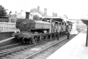 Leamington Spa.  Avenue Road Railway Station