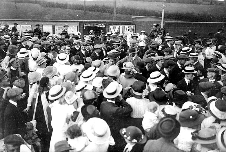 Large gathering of people in Rugby on September 3rd 1914 during the early part of The Great War. |  IMAGE LOCATION: (Warwickshire County Record Office)