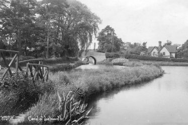 Lapworth.  Canal Basin
