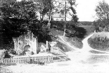Lighthorne.  The Old Well