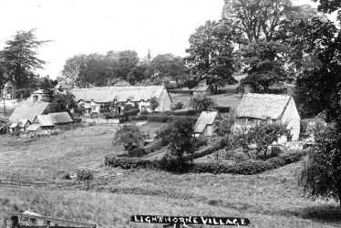 Lighthorne.  Cottages