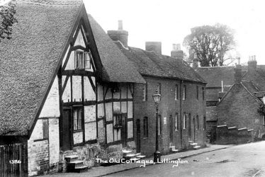 Lillington.  Old cottages